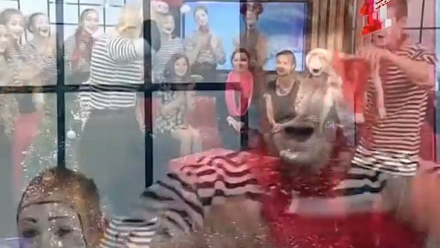 Новый год в стиле пантомимы смотреть онлайн