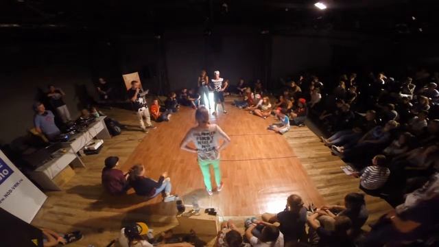 Алина vs Lil Balance (vin) / Hip-hop 1 круг / Летний Wanted-2015 смотреть онлайн