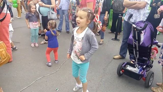 Свято мороженого. Праздник мороженоно. Белая береза Суми смотреть онлайн