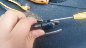 Замена газовых упоров багажника. Учимся на чужих ошибках