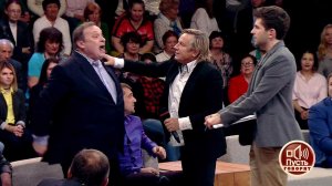 Скандал на "Пусть говорят". Андрей Разин накинулся на ведущего. Пусть говорят. Фрагмент от 20.09.17