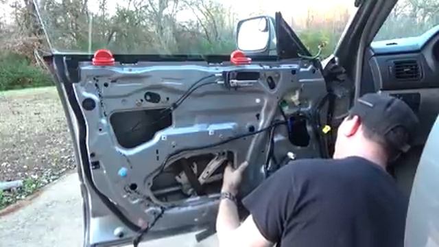 2005 Subaru Forester Window Motor and Regulator Repair смотреть онлайн