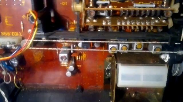 Планка ФМ. Аналоговая. Удалось добиться равномерности приема станций по шкале. смотреть онлайн