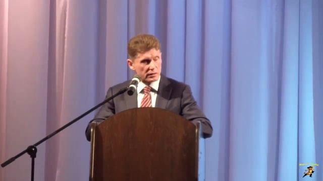 Губернатор Олег Кожемяко на встрече в РДК города Оха ответил на вопросы жителей смотреть онлайн