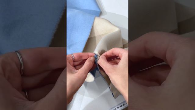 Шить можно на обе стороны💙 #fashion #итальянскиеткани #ткани #wool #cashmere смотреть онлайн