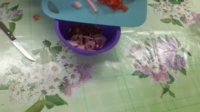 Салат из того, что есть в холодильнике? смотреть онлайн