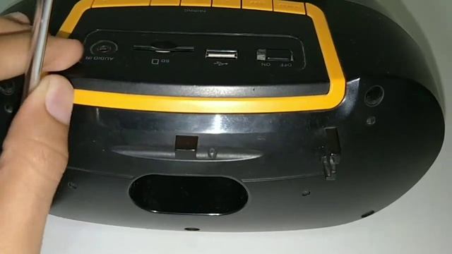 Philips AT10/00 Wireless Portable Speaker | Philips Bluetooth Speaker | Portable FM radio Philips | смотреть онлайн