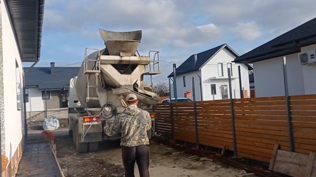 День 222. Отмостка дома смотреть онлайн