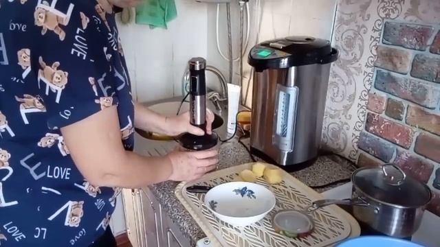 Приготовила обед и поехала за билетами/ смотреть онлайн