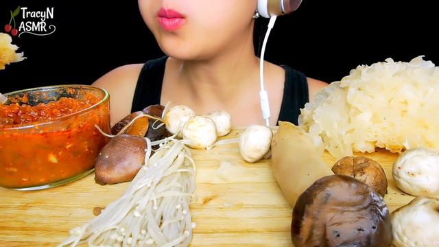 ASMR MUSHROOMS PLATTER (ENOKI, WHITE BUTTON MUSHROOMS, KING OYSTER MUSHROOMS) | TracyN Asmr смотреть онлайн