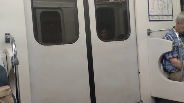 следуем через закрытую станцию метро Пионерская без остановки смотреть онлайн