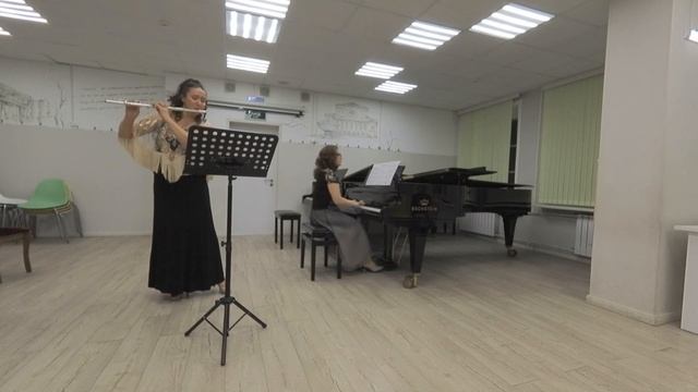 Джон Раттер - «Прелюдия», «Остинато» из «Античной сюиты» смотреть онлайн