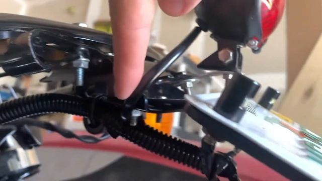 The Cheapest Fender Eliminator | 2014 CB1100 смотреть онлайн