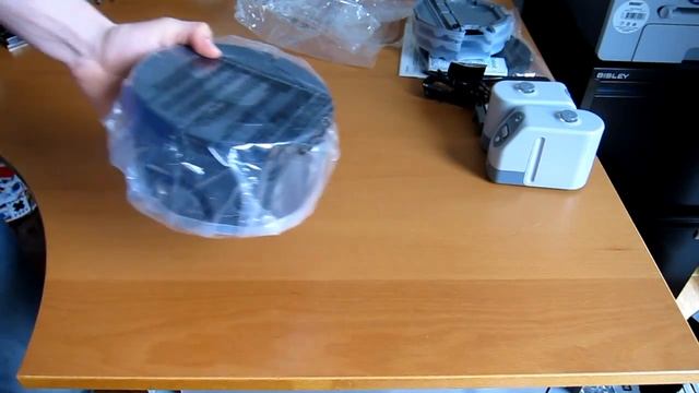 Распаковка iRobot Scooba 230 смотреть онлайн