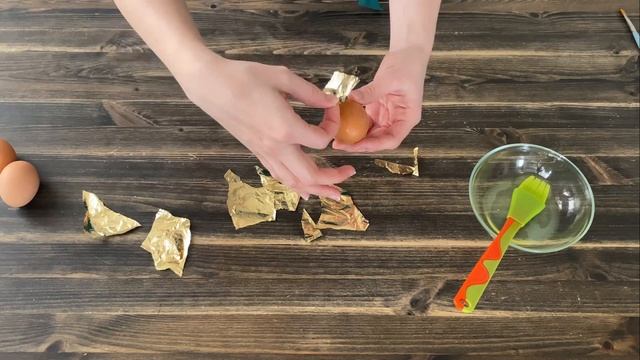 Как покрасить ЯЙЦА на ПАСХУ в ЗОЛОТОЙ цвет / golden easter eggs смотреть онлайн