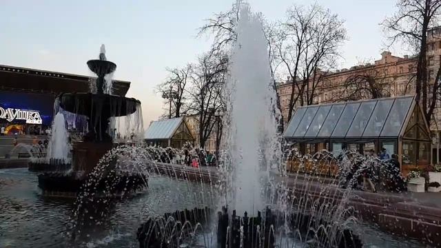 Москва 2017. Фонтан у кинотеатра Пушкинский. Ч. 2 смотреть онлайн