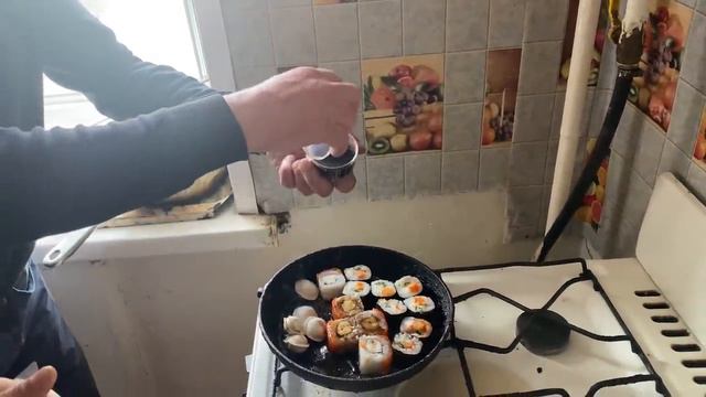 Жареные роллы для Иришки Чики-Пики от Безумного Паши смотреть онлайн