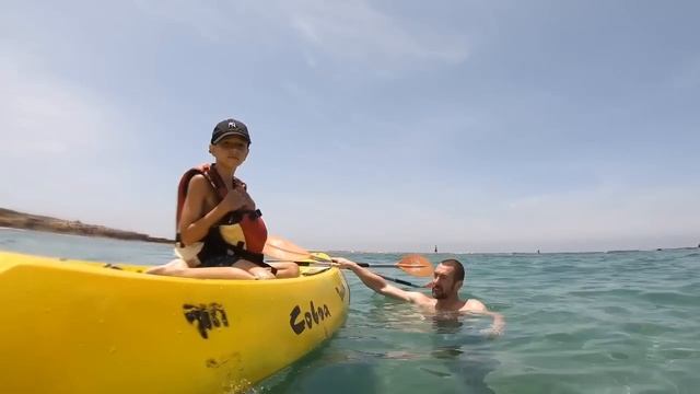 Выходные на пляже, на лодке в море . смотреть онлайн