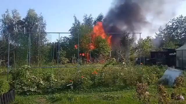 Горит дача в Бухолово смотреть онлайн