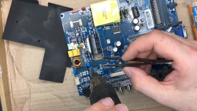 Заикается телевизор Dexp, поиск неисправности и ремонт. смотреть онлайн