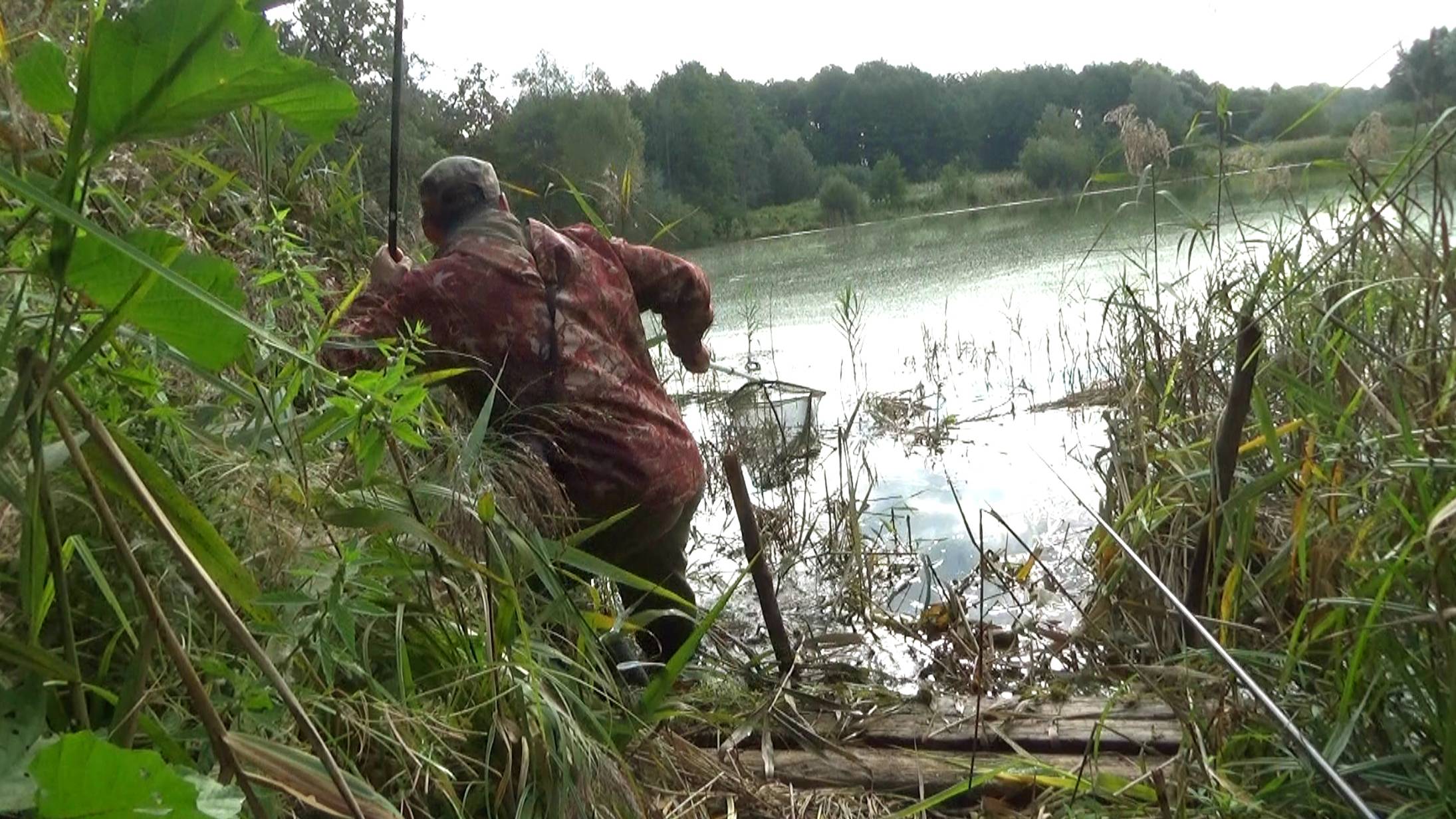 Рыбалка 28 августа - хорошая на поплавок на крупного линя! смотреть онлайн