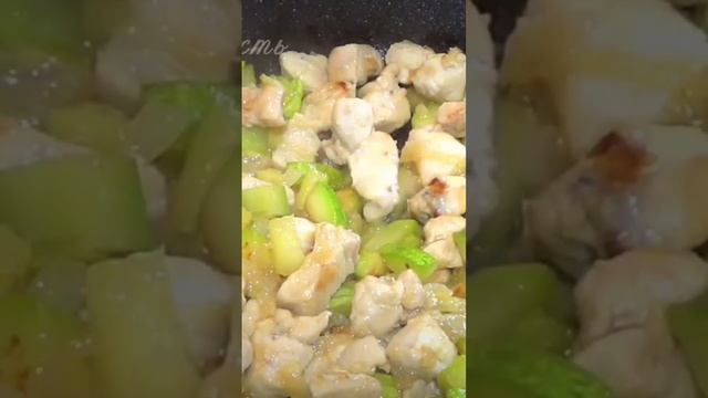 За 15 минут из кабачков с курицей в сливочном соусе. #кабачки #куринаягрудка #рецепты #ппрецепты смотреть онлайн