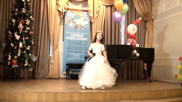 "ЖАРКАЯ ДОРОГА В НОВЫЙ ГОД" САМЫЕ НЕБЕСАМЫЕ смотреть онлайн