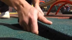 Укладка резиновой плитки на детской площадке в Воронеже, ООО "Воронеж-Эластика".