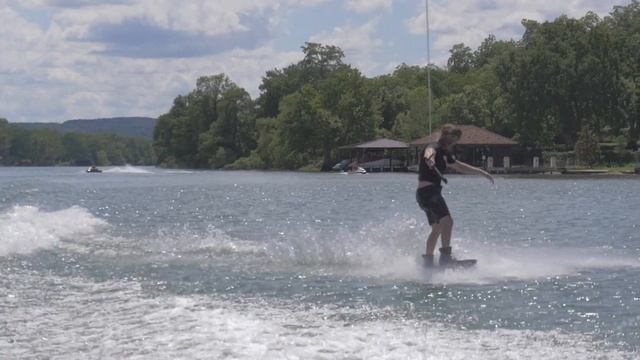 HOW TO BACKSIDE 180 - WAKEBOARDING - BOAT смотреть онлайн