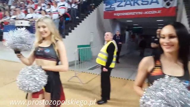 Dziewczyny z INFINITI Cheerleaders смотреть онлайн