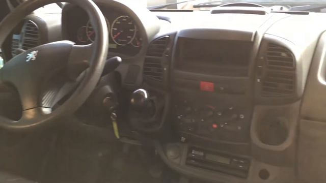 Peugeot Boxer 2.3 Passageiro Curta Teto Baixo 16L 2013 смотреть онлайн