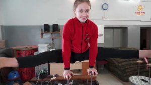 Экстремальные тренировки гимнастов и акробатов в цирковой школе – «Без слёз и с улыбкой».