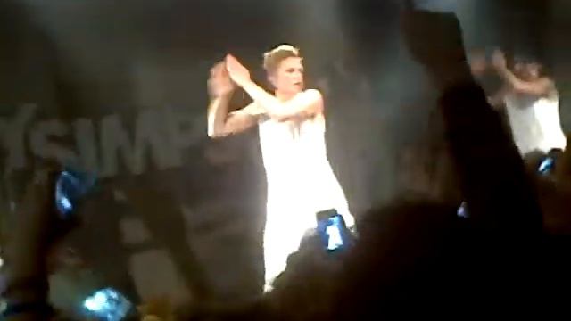 Cody Simpson Dance Moves - Vicar St Dublin 23-02-13 смотреть онлайн