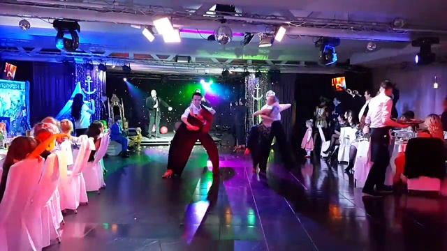 Шоу-балет Celebrity смотреть онлайн