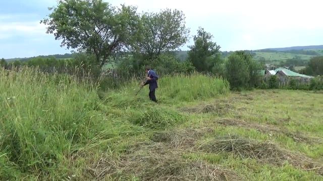 Наконец-то докосили в огороде траву! смотреть онлайн