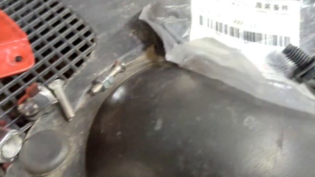 Установка газовых упоров на капот Renault смотреть онлайн