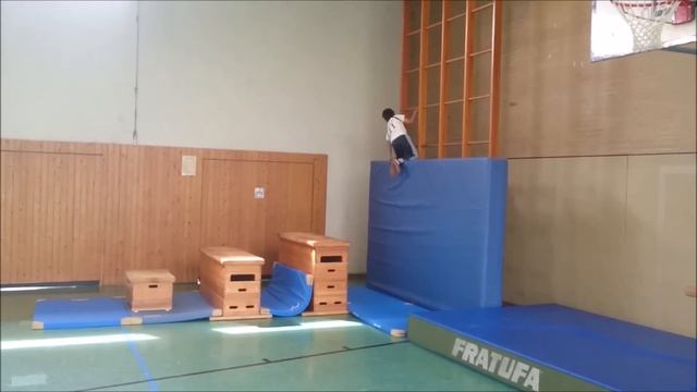Paul-Gerhardt- Schule Werl (Grundschule) Projektwoche 2015 Projektgruppe Parcours und Freerunning смотреть онлайн