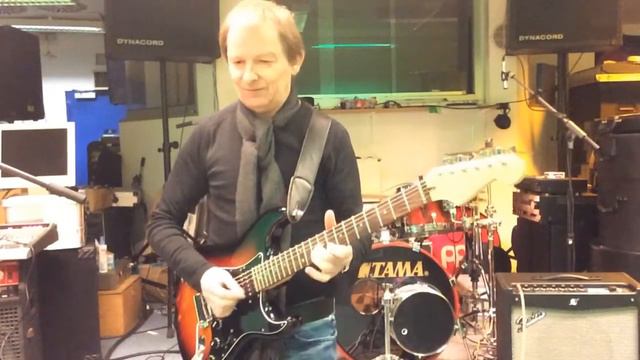 Tommy Sauter playes Fender Stratocaster HSH "Song for Gary" смотреть онлайн