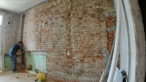 самый быстрый способ очистки кирпича перед штукатуркой!