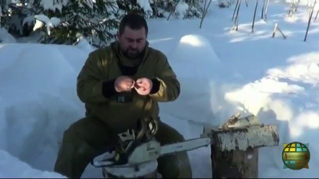 Выживание - Разведение огня с помощью бензопилы смотреть онлайн
