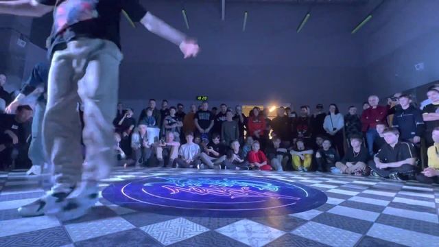 Tiger Vs Gekkon POWERMOVE TRICKS BATTLE 2023