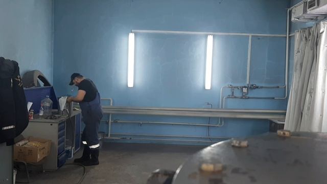 Нанюхался краски, ноги пошли в пляс. Не ржать!!!! смотреть онлайн