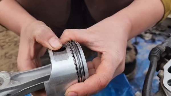 Genius girl repairs and cleans Honda GX200 engine to help fishermen|Girl Mechanic