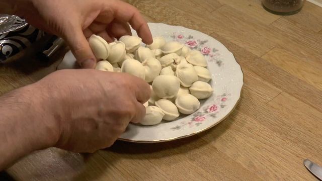 Пельмени высшего сорта из супермаркета..Есть или не есть, вкусно или нет? смотреть онлайн