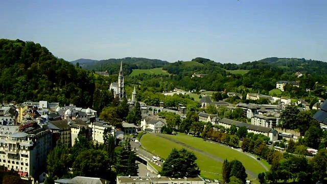 Lourdes Le site du pelerinage vue du Château 08/2011 смотреть онлайн