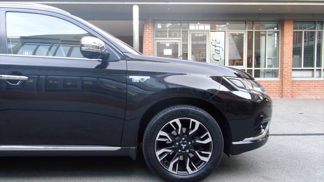 2016 M MITSUBISHI OUTLANDER 2.0 PHEV GX 5HS 5d смотреть онлайн