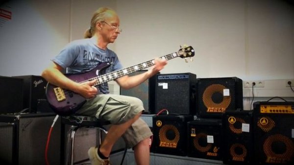 Spector Bass Euro 4 LT Violet Fade Gloss, Test 2023. Prince or Cameo Funk? This thing looks awsome.