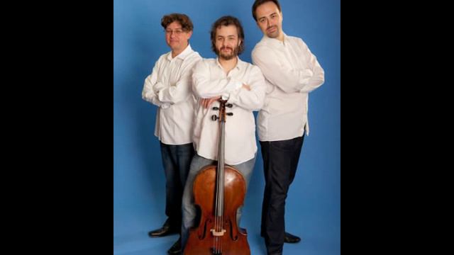 L. van Beethoven: Trio in B flat major for Piano, Violin and Cello, op. 11 - II. Adagio смотреть онлайн