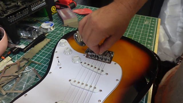 I Bought the cheapest Stratocaster from Amazon!! TOTAL STUD OR TOTAL DUD? YOU BE THE JUDGE!! смотреть онлайн