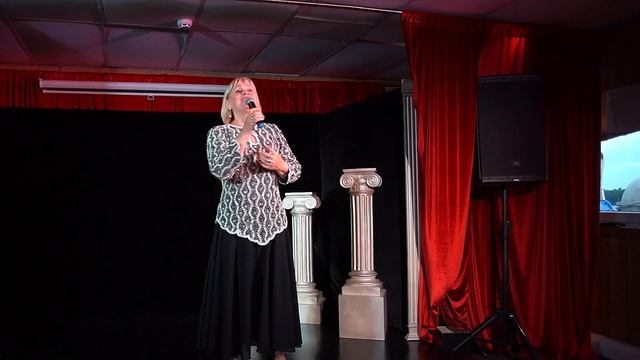 Белым снегом. Слова: Г. Варшавского, музыка: Е. Родыгина, исполняет Нина Гридчина. смотреть онлайн